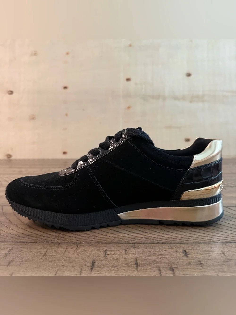 NWT Michael Kors Allie Suede Sneakers Black Gold Lace Up Shoes Sz 9.5